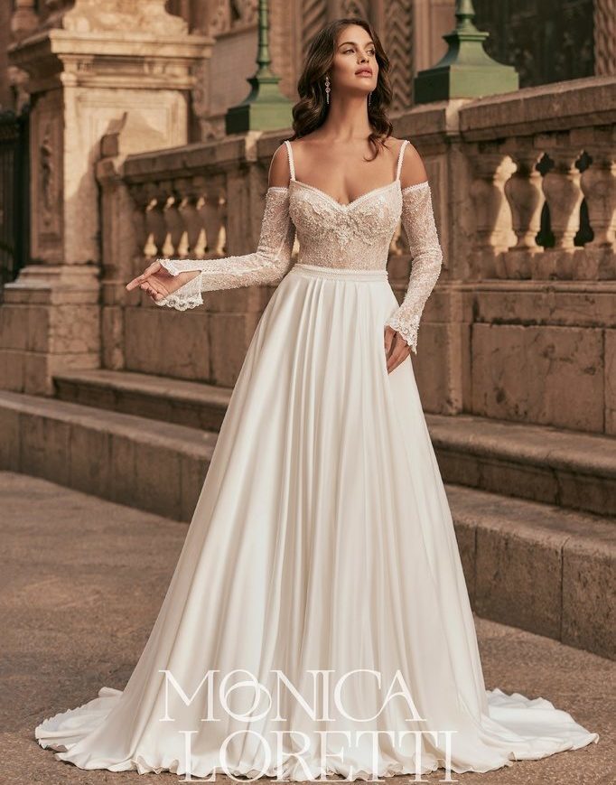 monica loretti_brautatelier ried_8317_brautkleid_a-linie_Spitze_mit_Pailetten_Chiffonrock_vorne_ganz