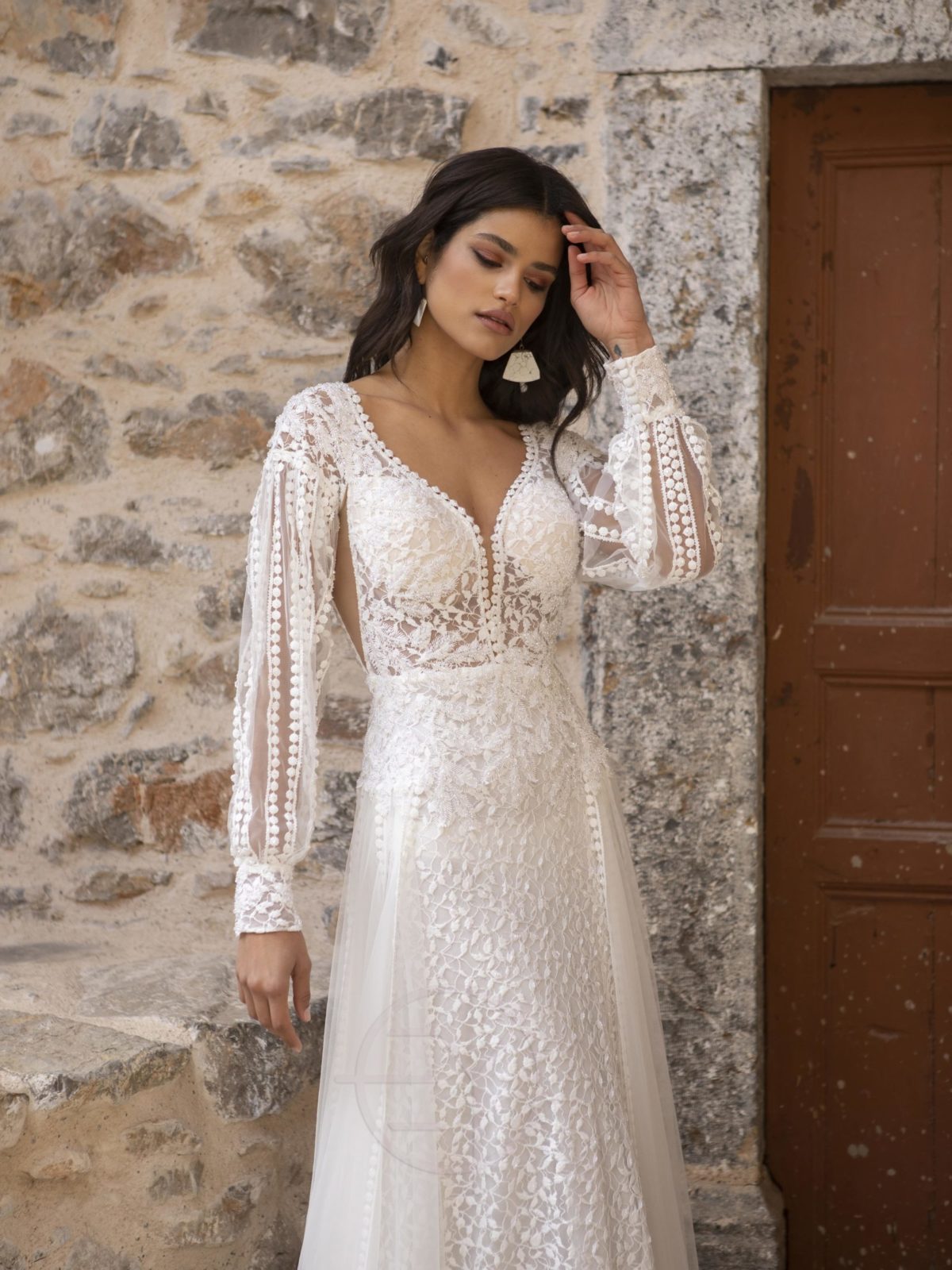 brautatelier ried-emine yildirim-brautatelier ried-brautkleid-2050-vintage-langarm-prinzessin-glitzer-vorne-2-min