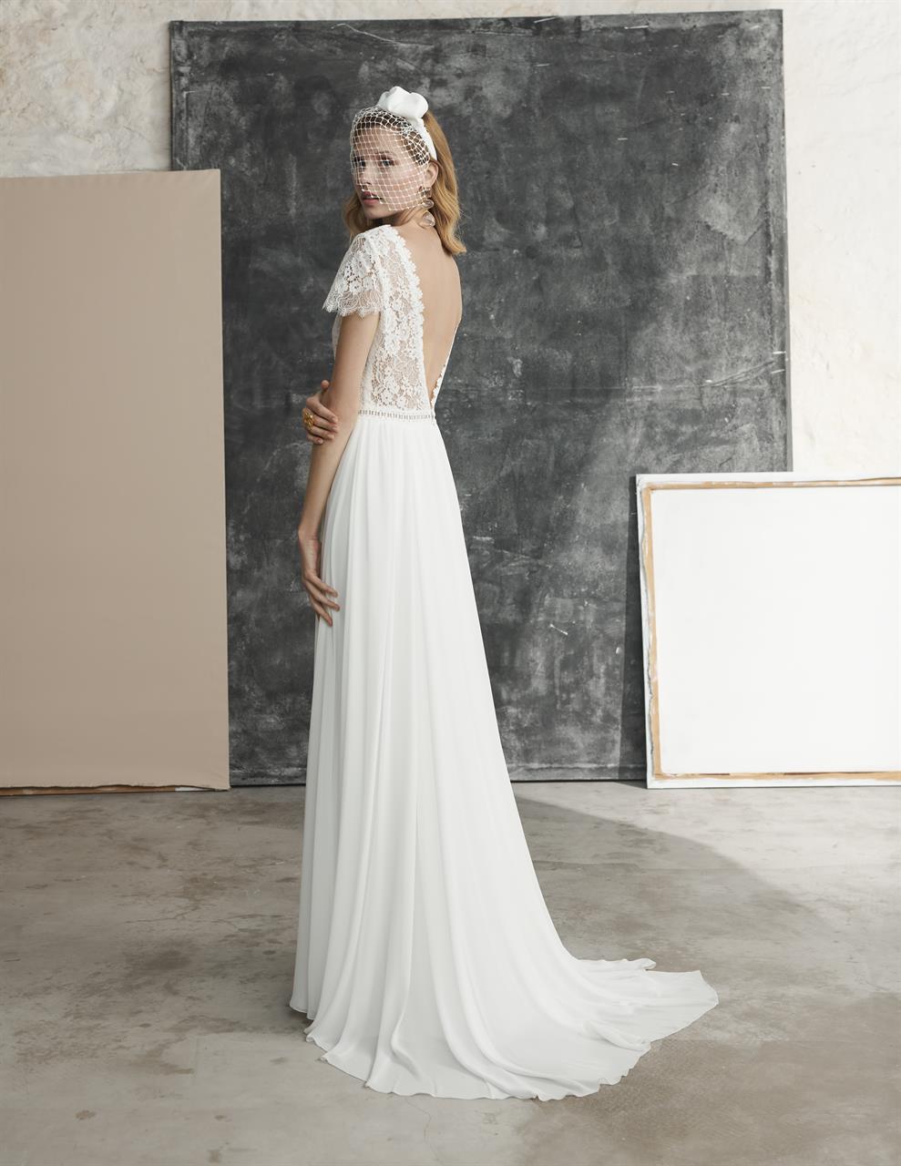 marylise_brautatelier ried_amise_brautkleid_spitzen top_chiffon rock_hochgeschlossen_kurze ärmel_v rücken_ruecken_3