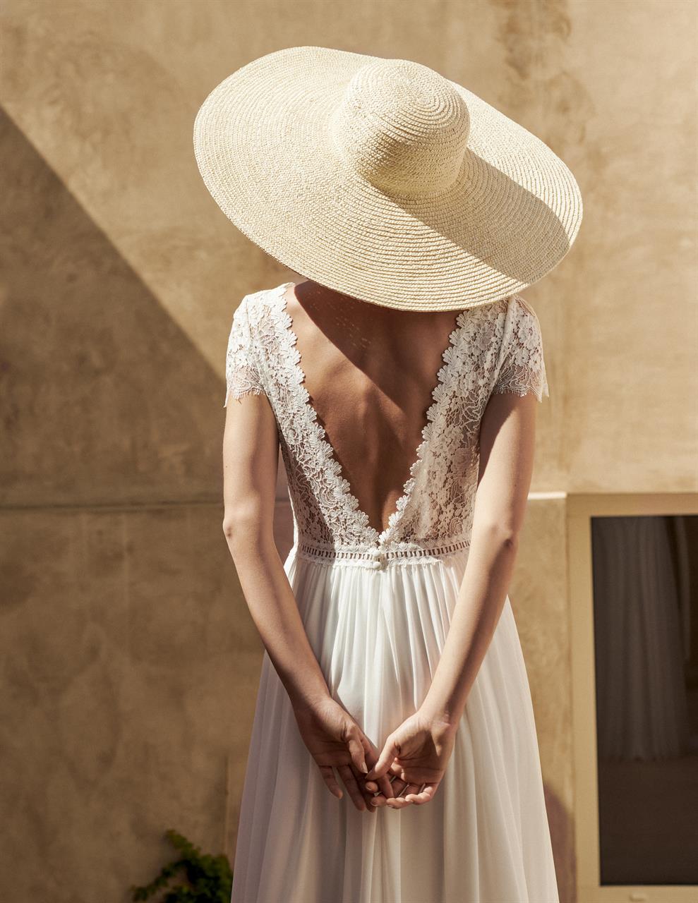 marylise_brautatelier ried_amise_brautkleid_spitzen top_chiffon rock_hochgeschlossen_kurze ärmel_v rücken_ruecken_4