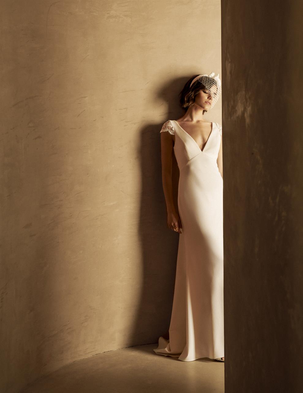 marylise_brautatelier ried_yalena_brautkleid_meerjungfrau_spitzenärmel_keyhole rücken_schleppe_vorne_2