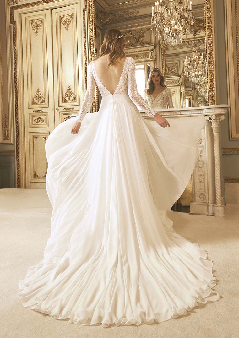 st. patrick_brautatelier ried_pronovias_ebony_ST122BR1.748_brautkleid_offwhite_nude_chiffon_langarm_spitze_ruecken_1-min