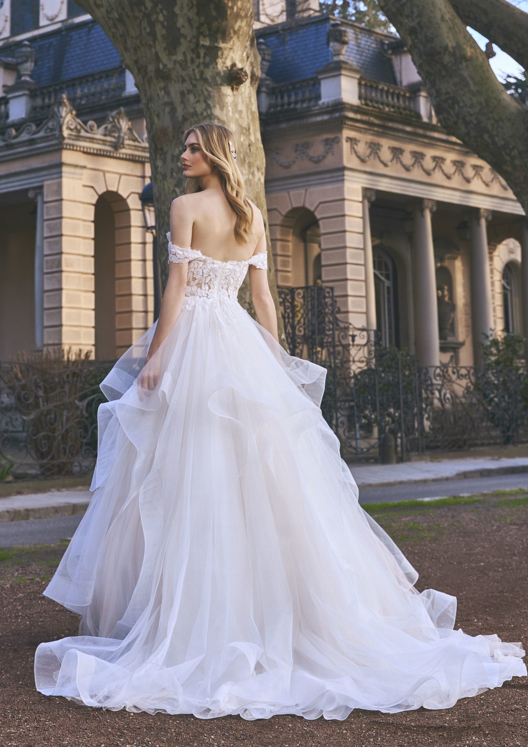st.patrick_brautatelier ried_pronovias_wise_ST122BY1.84A_brautkleid_prinzessin_volant rock_modern_lightpink_ruecken_1_web