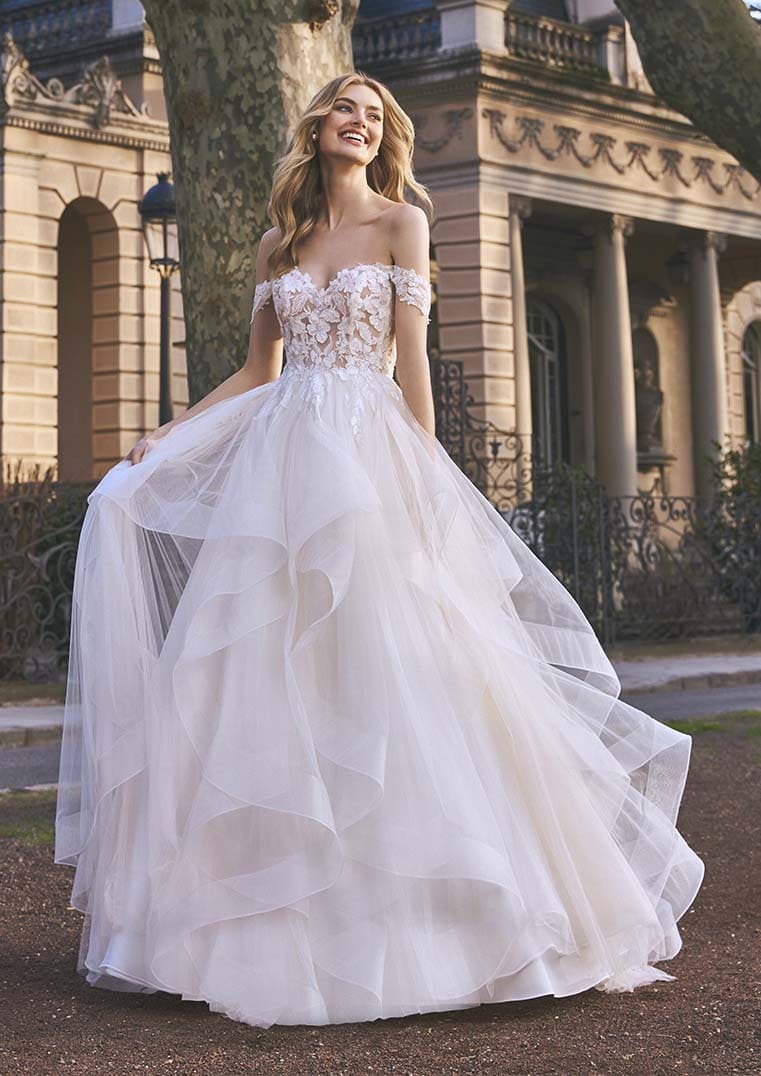 st.patrick_brautatelier ried_pronovias_wise_ST122BY1.84A_brautkleid_prinzessin_volant rock_modern_lightpink_vorne_1_web