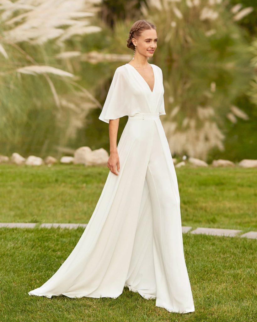 alma novia_brautatelier ried_radja_7B103_brautkleid_jumpsuit_chiffon_aermel_langarm_klassisch_ivory_vorne_1-min