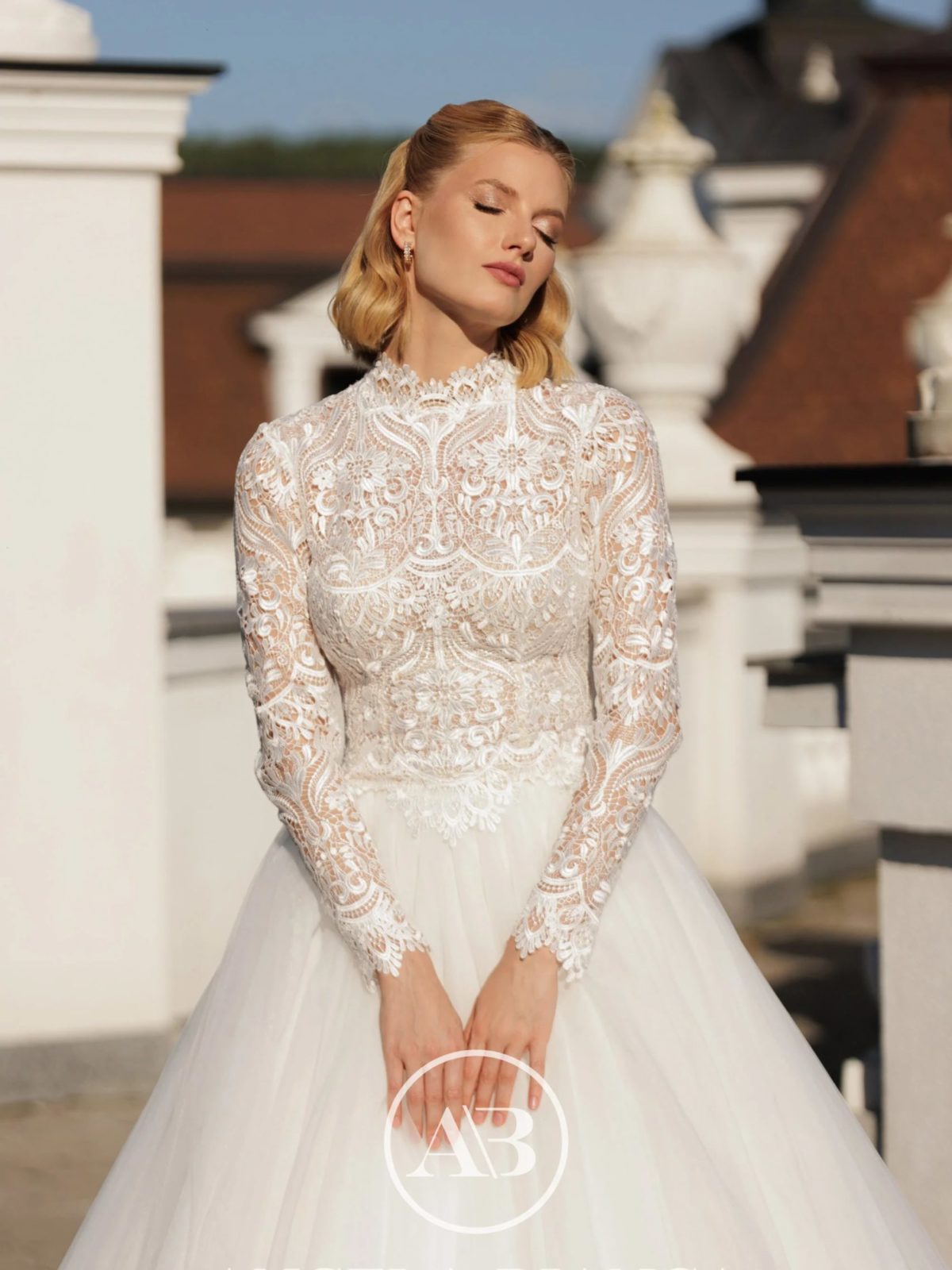 angela bianca_brautatelier ried_1123_oberteil_langarm mit spitze_kom bination tüllrock_vorne-min