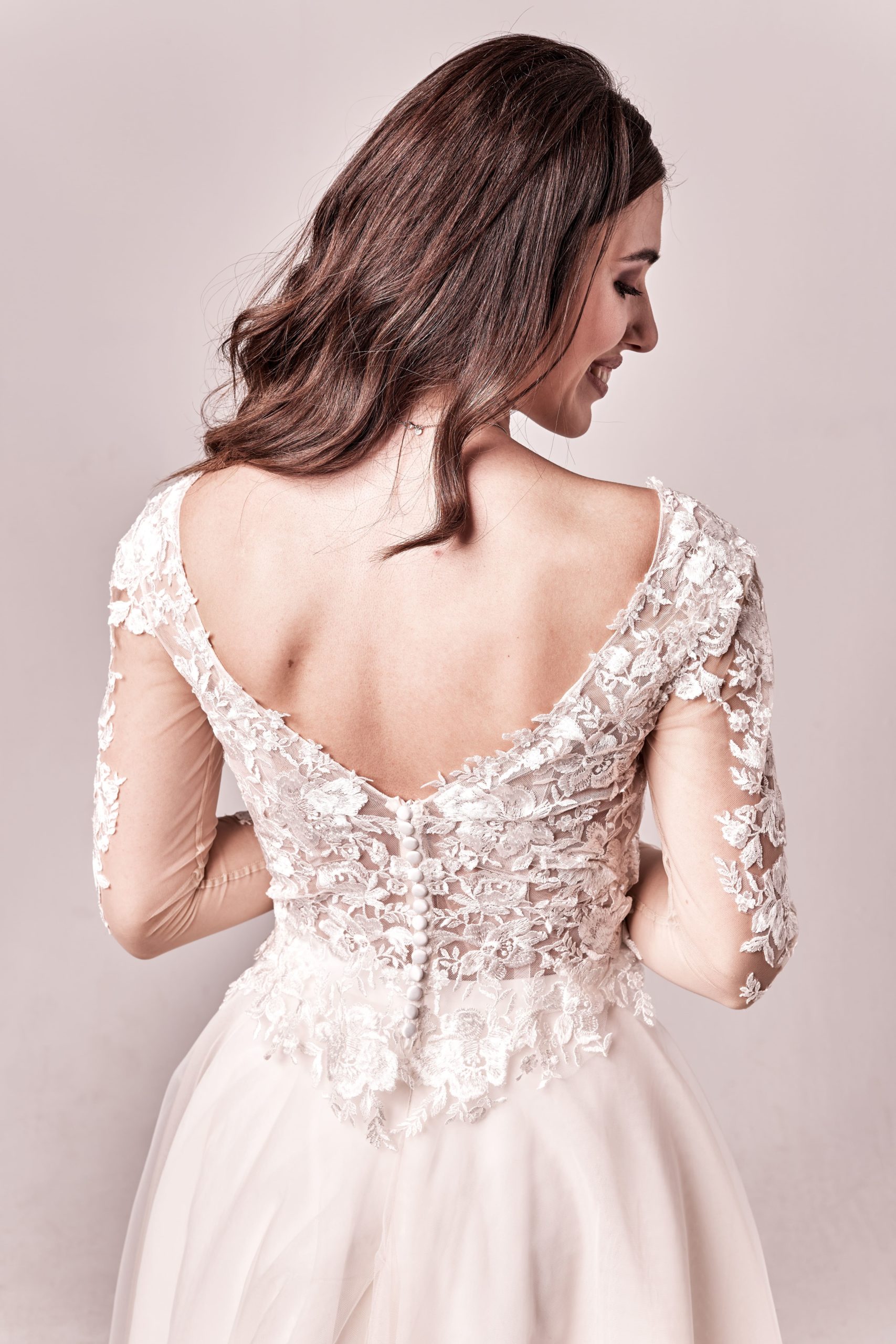 fan xia design_brautatelier ried_lilien_body_mix-and match_klassisch_zweiteiler_langarm_spitze_ruecken_1