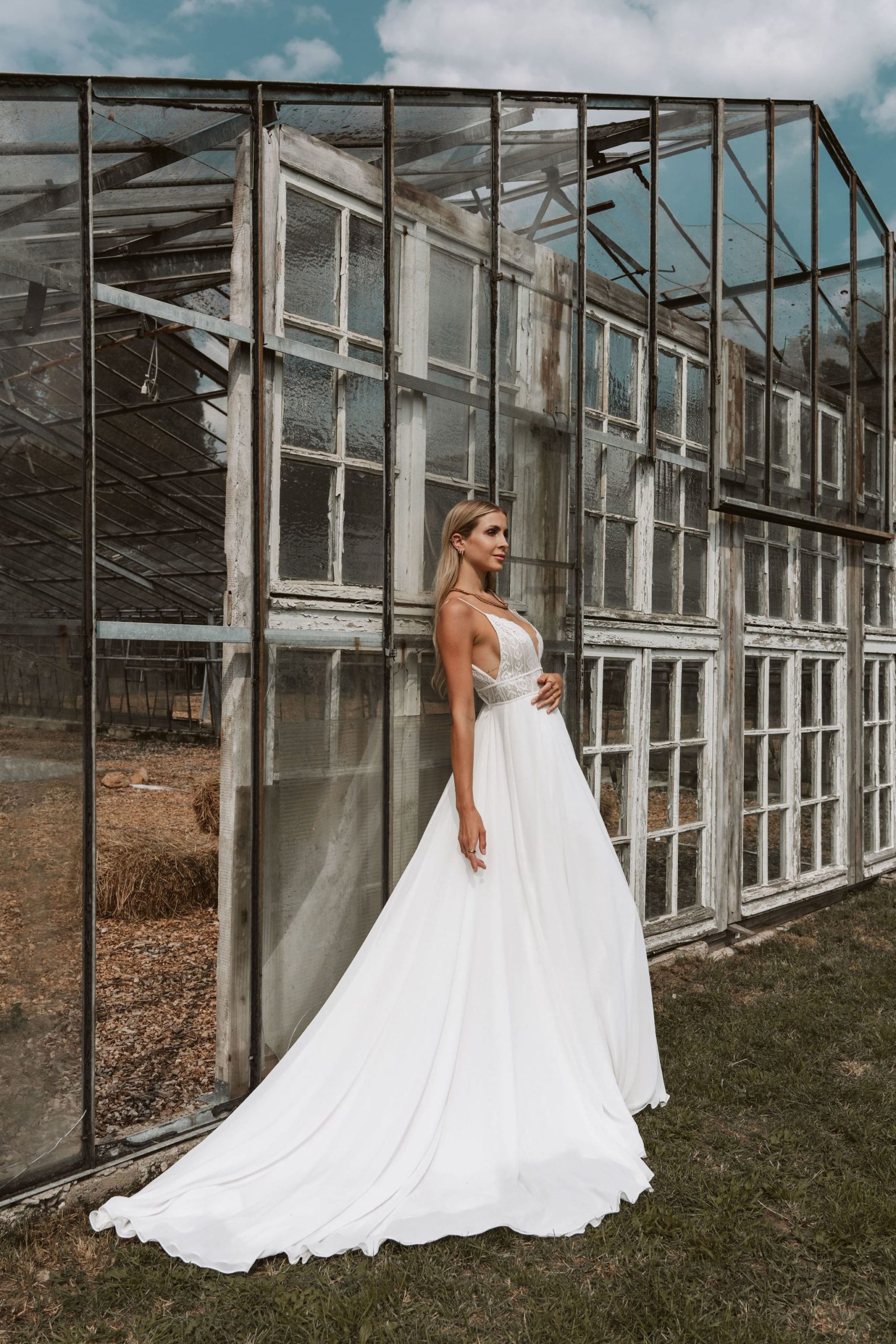 malee_brautatelier ried_bahita_brautkleid_boho_chiffon_spitze_ivory_details_2-min