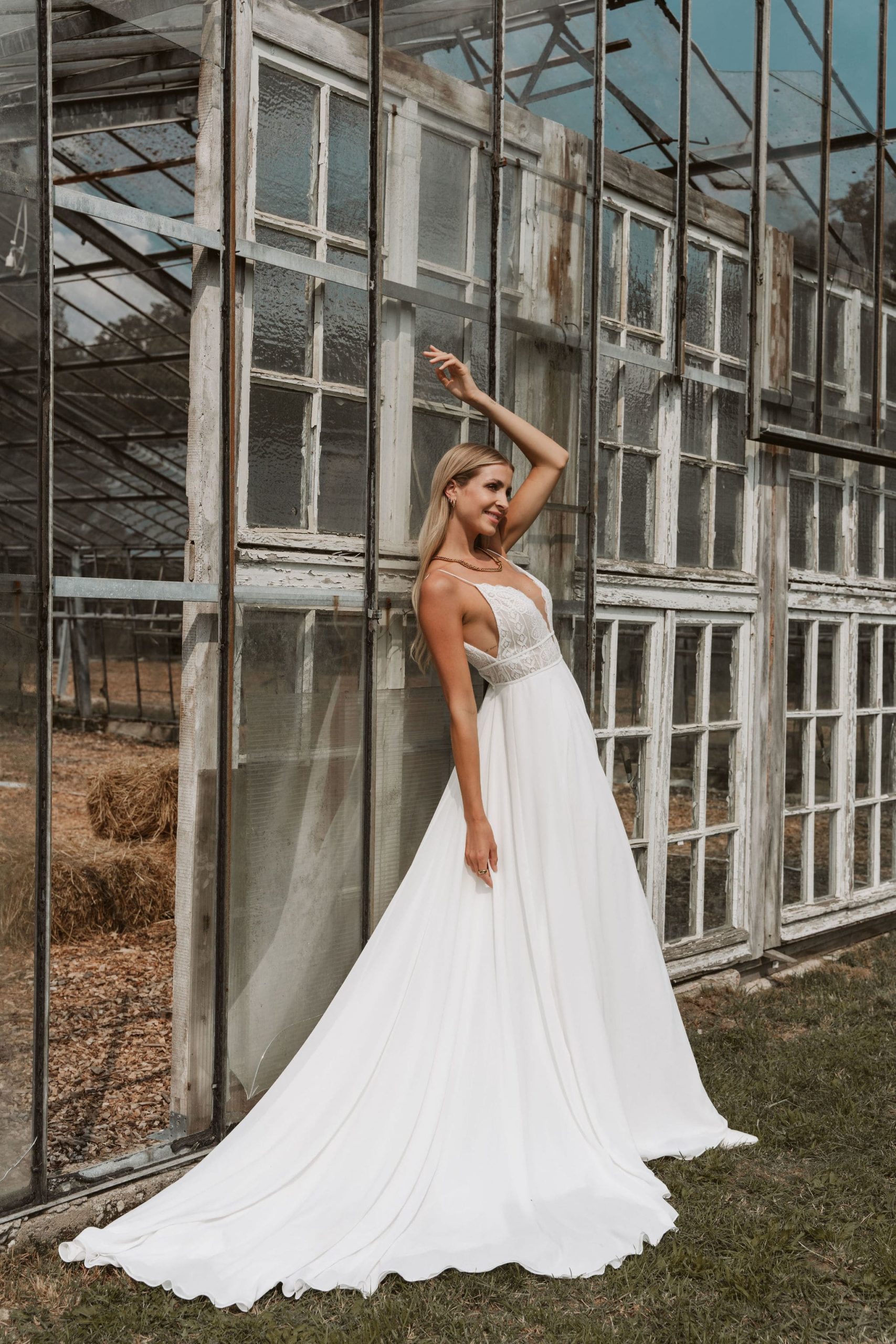 malee_brautatelier ried_bahita_brautkleid_boho_chiffon_spitze_ivory_details_3-min
