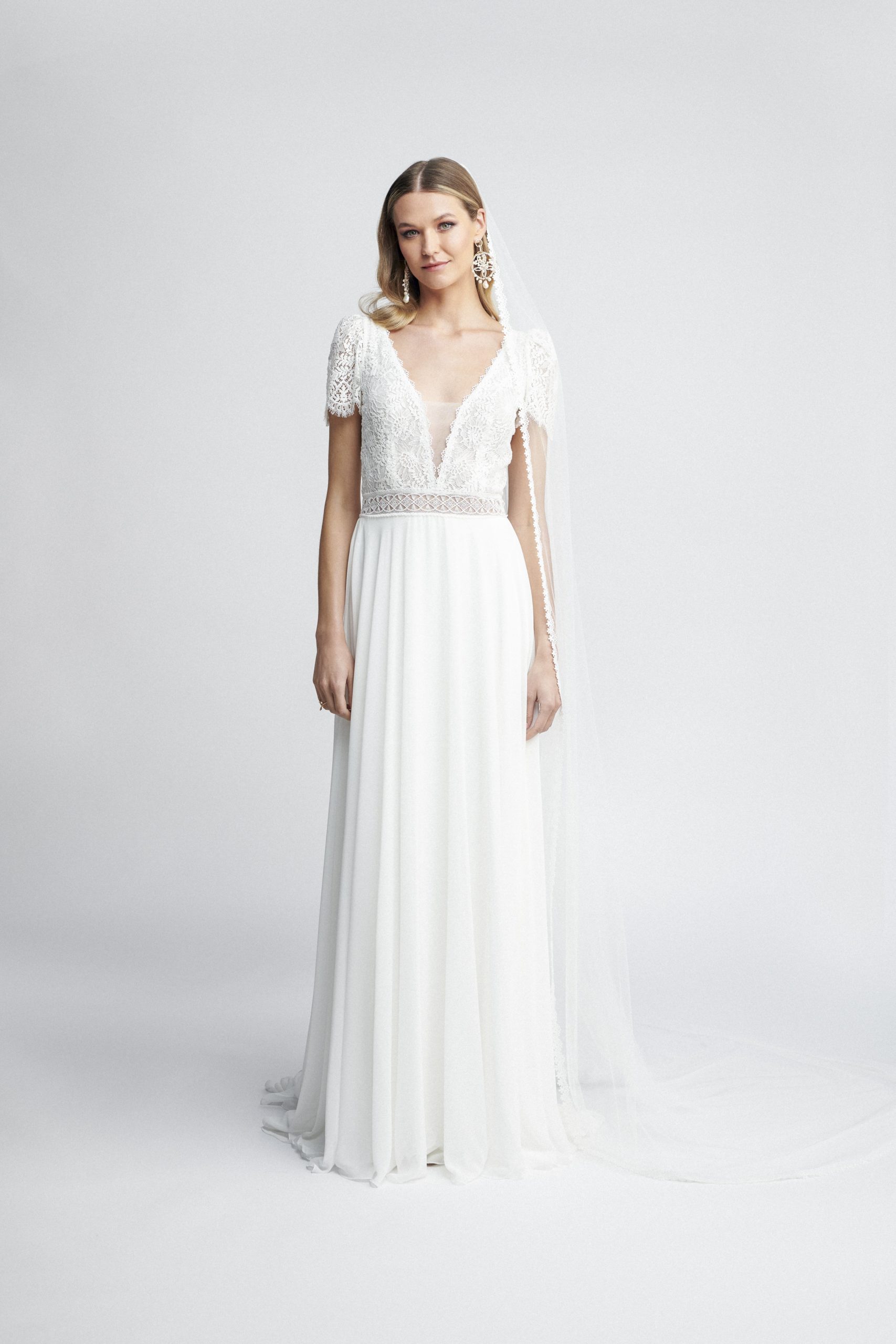 marylise_brautatelier ried_babette_brautkleid_boho_vintage_softtuell_spitze_vorne_1-min