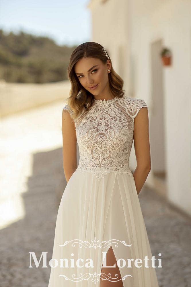 monica loretti_brautatelier ried_8222_brautkleid_boho_chiffon_spitze_ivory_nude_details_1-min