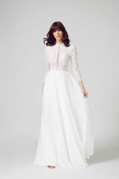 sabe_brautatelier ried_camea_brautkleid_boho_chiffon_spitze_langarm_ivory_vorne_1-min