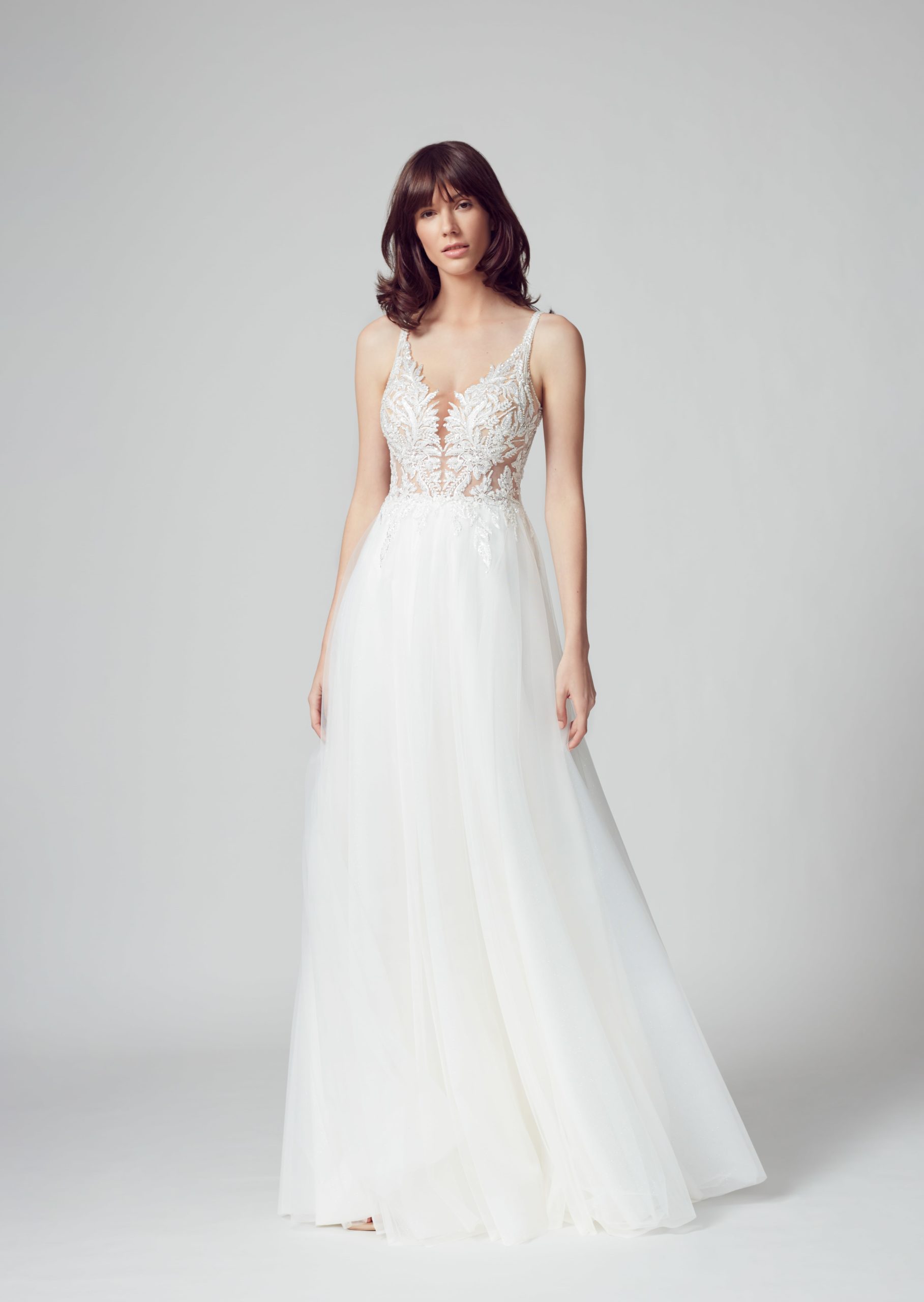 sabe_brautatelier ried_charm_brautkleid_prinzessin_softtuell_bluetenspitze_ivory_vorne_1-min