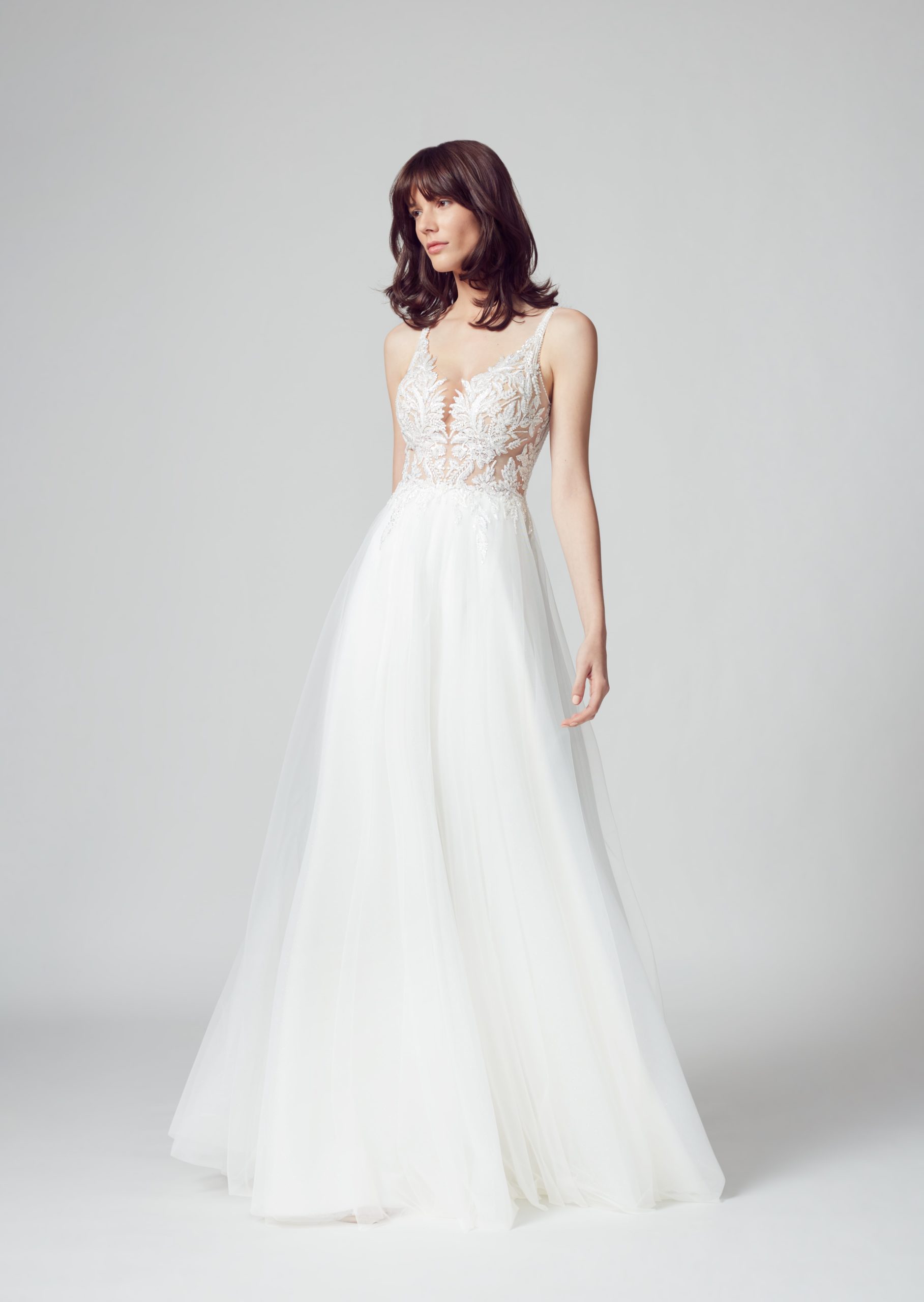 sabe_brautatelier ried_charm_brautkleid_prinzessin_softtuell_bluetenspitze_ivory_vorne_2-min