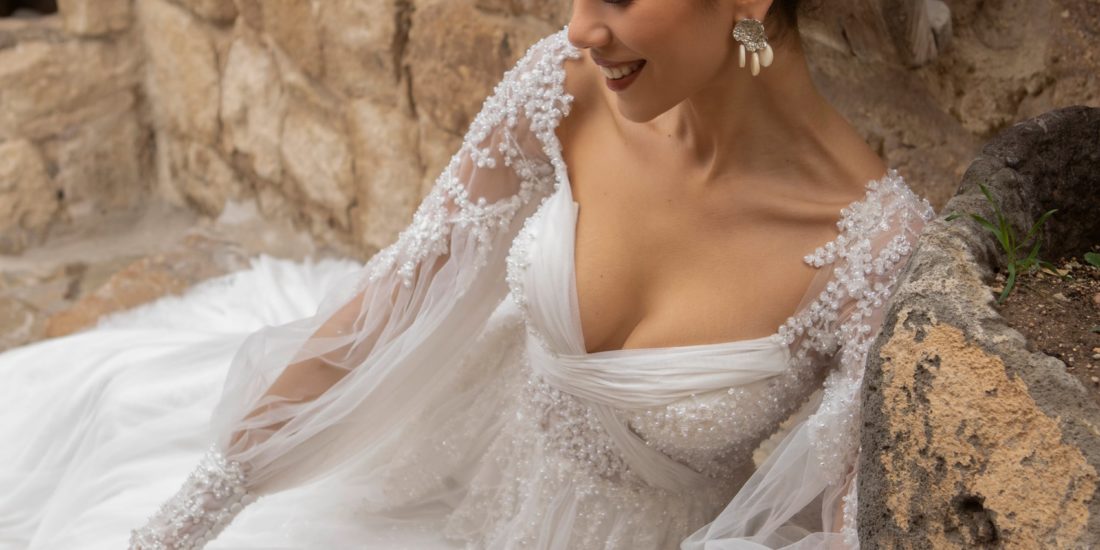 emine yildirim_brautatelier ried_4017_brautkleid_vintage_blaetterspitze_tuell_glitzer_langarm_ivory_a-linie_detaisl_vorne_2-min