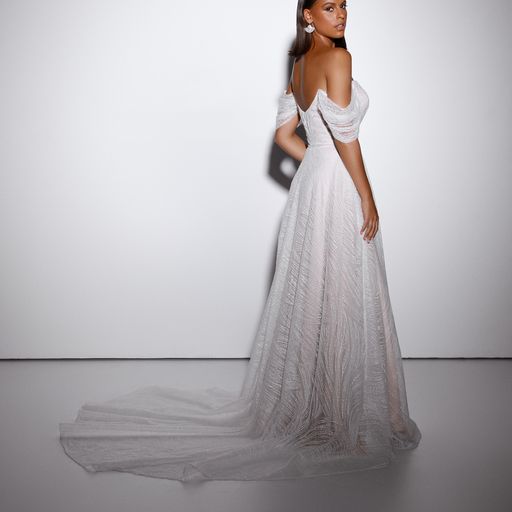 evie young_brautatelier ried_elodie_ey350_brautkleid_vintage prinzessin_softtuell_spitze_traegerlos_abnehmbare aermel_ivory-ivory_ruecken_2-min