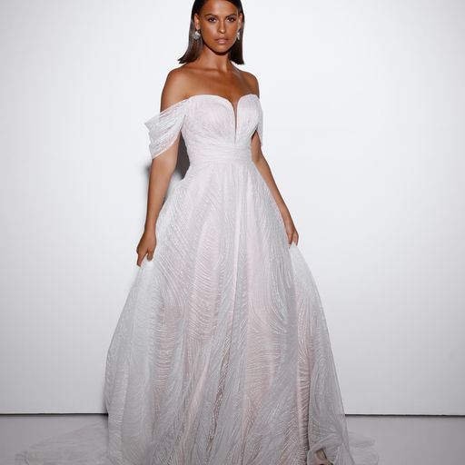 evie young_brautatelier ried_elodie_ey350_brautkleid_vintage prinzessin_softtuell_spitze_traegerlos_abnehmbare aermel_ivory-ivory_vorne_2-min