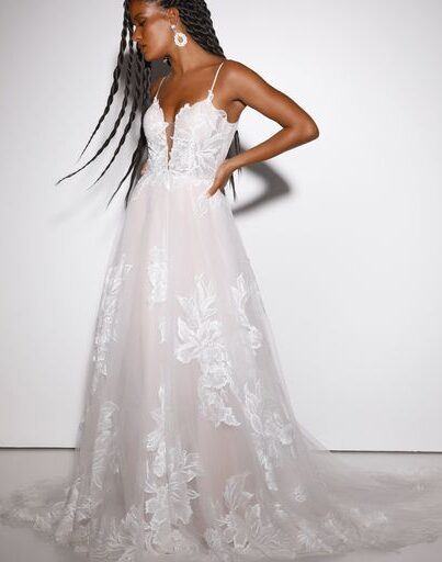 evie young_brautatelier ried_presley_ey360_brautkleid_vintage prinzessin_spaghettitraeger_abnehmbare aermel_spitze_ivory-ivory_details_2-min