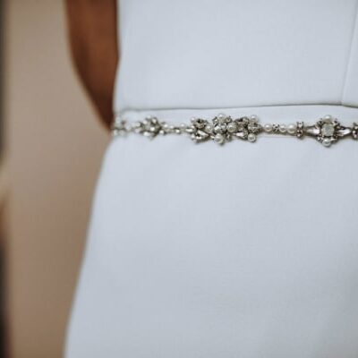 la chia_brautatelier ried_gürtel_maja_brautschmuck_silber-perlen_details_1-min