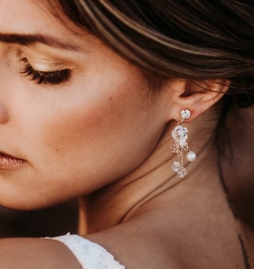 la chia_brautatelier ried_ohrringe_daisy_brautschmuck_rose-gold_details_2-min