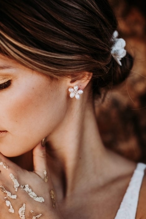 la chia_brautatelier ried_ohrringe_ida_brautschmuck_silber_portrait_1-min