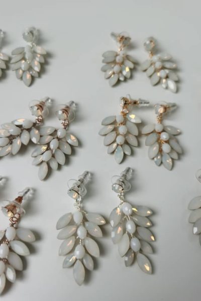la chia_brautatelier ried_ohrringe_jette_brautschmuck_silber-perlmut_details_1-min