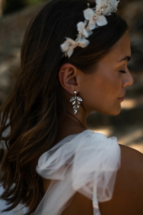 la chia_brautatelier ried_ohrringe_sally_brautschmuck_silber-rose_portrait_1-min