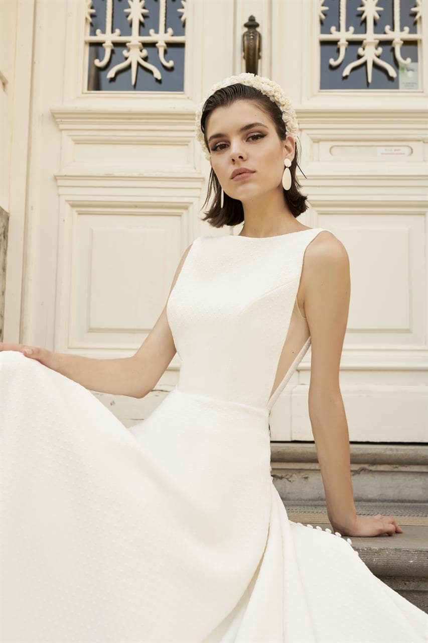 marylise_brautatelier ried_montebello 2_brautkleid_klassisch_a-linie_all-over brokat_ivory_details_1-min