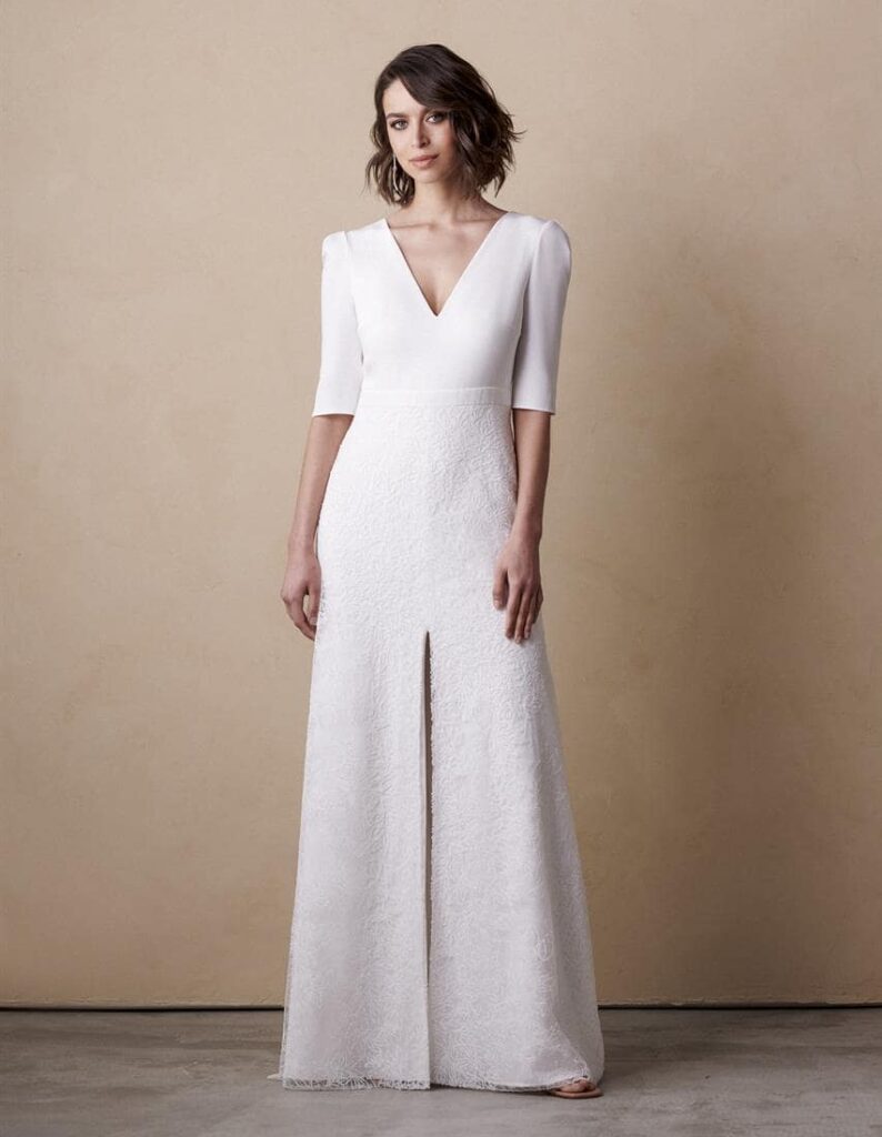 marylise_brautatelier ried_paros_brautkleid_fit&flair_glitzerspitze_3-4 arm_ivory_vorne_1-min