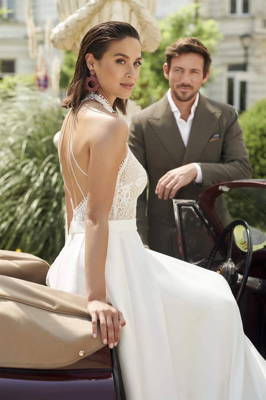 marylise_brautatelier ried_rosamund_brautkleid_klassisch_mikado_spitze_neckholder_ivory_details_3-min