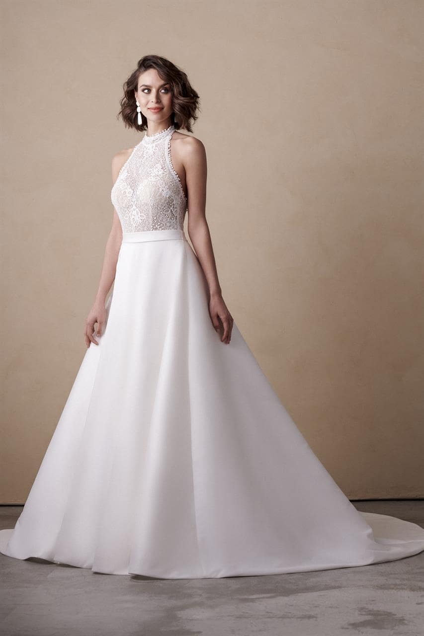 marylise_brautatelier ried_rosamund_brautkleid_klassisch_mikado_spitze_neckholder_ivory_vorne_1-min
