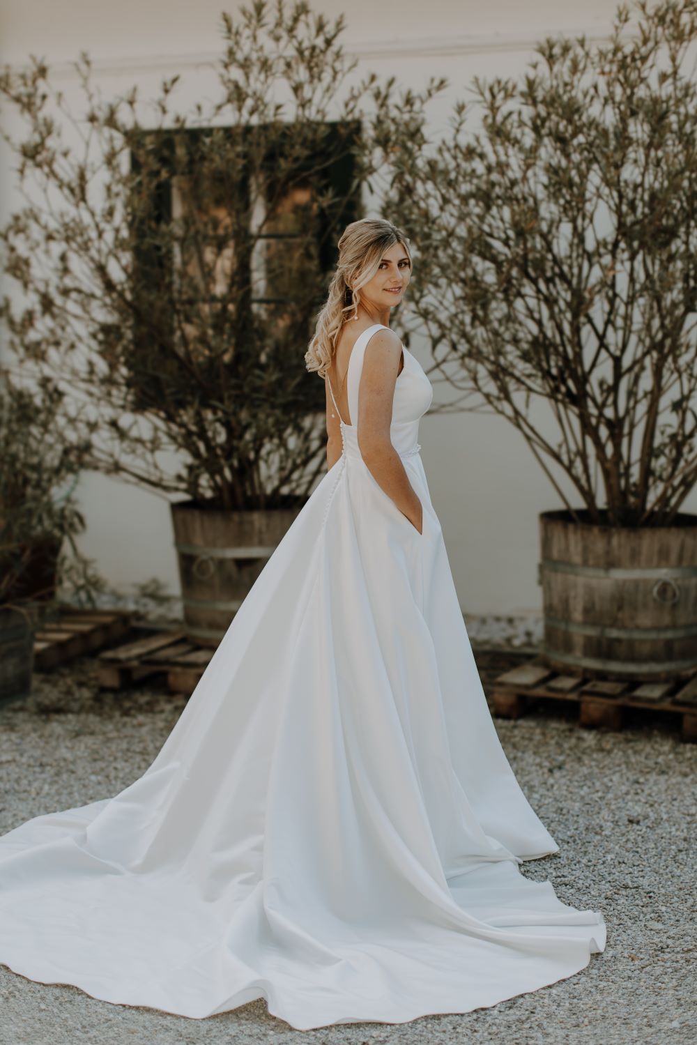 brautatelier ried_real bride_melanie felber_katrin sigl_farbenspielfotografie_adrian alier_zuley_7