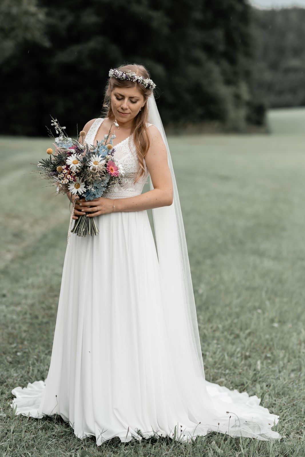 brautatelier ried_real bride_sarah ecklmair_katharina schlosser_herms bridal_gwinea_1