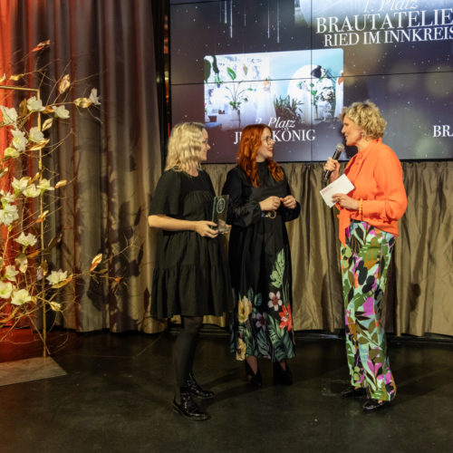 https://dev.brautatelier-ried.hammerer.at/wp-content/uploads/2024/05/AWA-2024-Palais-Wertheim-Foto-ItsYourDay-162-scaled.jpg