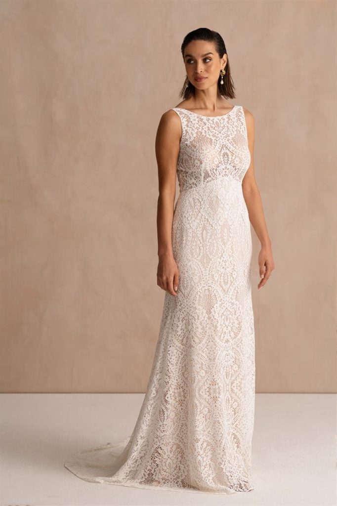 marylise_brautatelier ried_rulia_brautkleid_fitandflair_all over häkelspitze_rundhals_ivory_nude_vprne_1-min