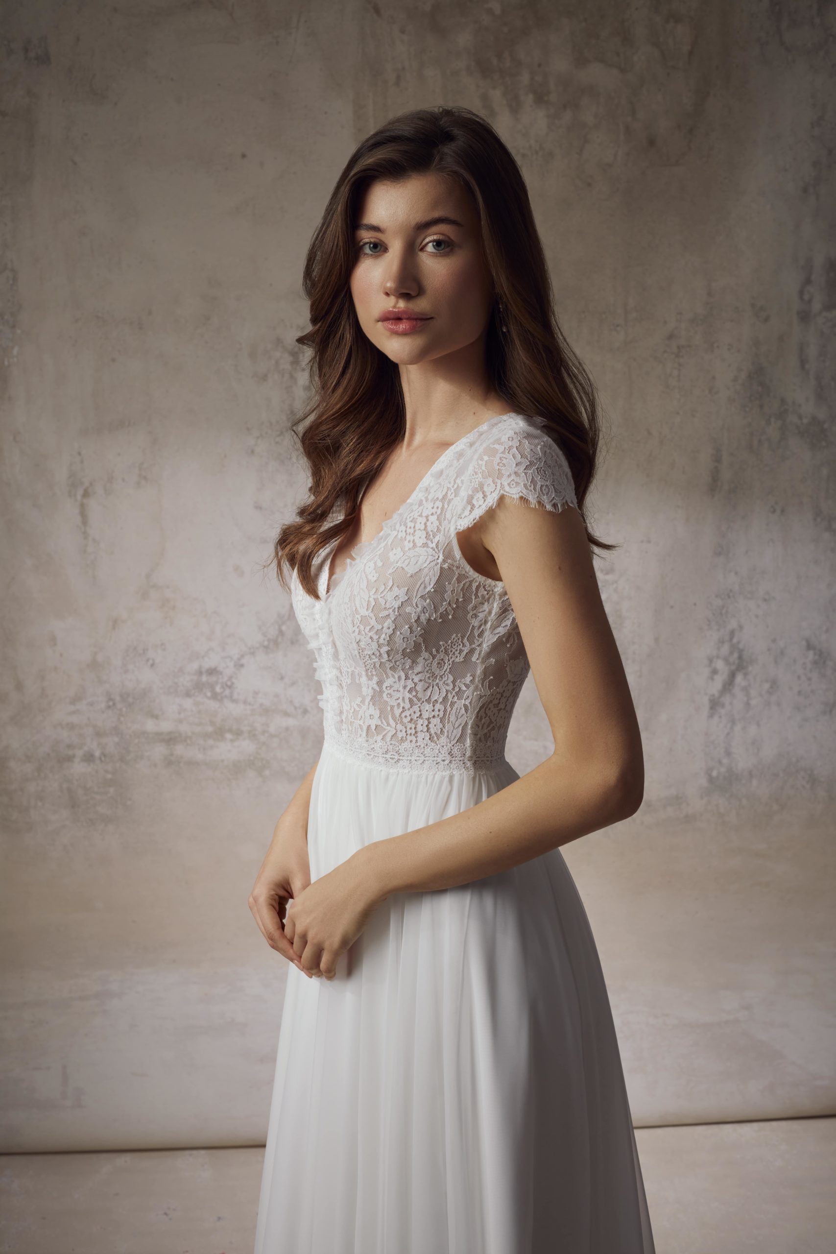 sabe_brautatelier ried_brautkleid_neos_chiffon rock_vintage_kurze ärmel_details_1.jpg-min