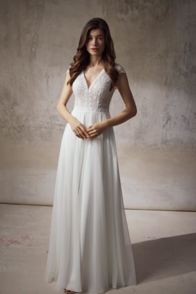 sabe_brautatelier ried_brautkleid_noah_chiffon rock_feine spitze_vintage_vorne_1.jpg-min