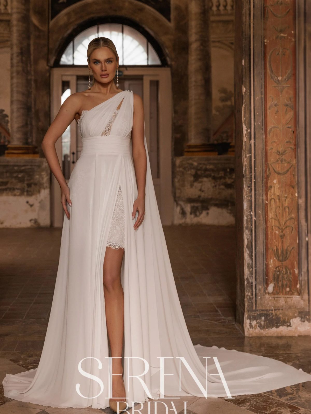 serena-bridal_brautatelier-ried_5579_zweiteiler_spitzenkleid_mit_ueberrock_vorne_ganz-min-scaled.jpg