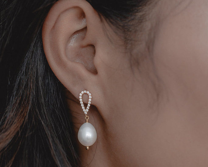 brautatelier-ried_brautschmuck_juvelan_isabel_ohrringe_detail-min-1.jpg