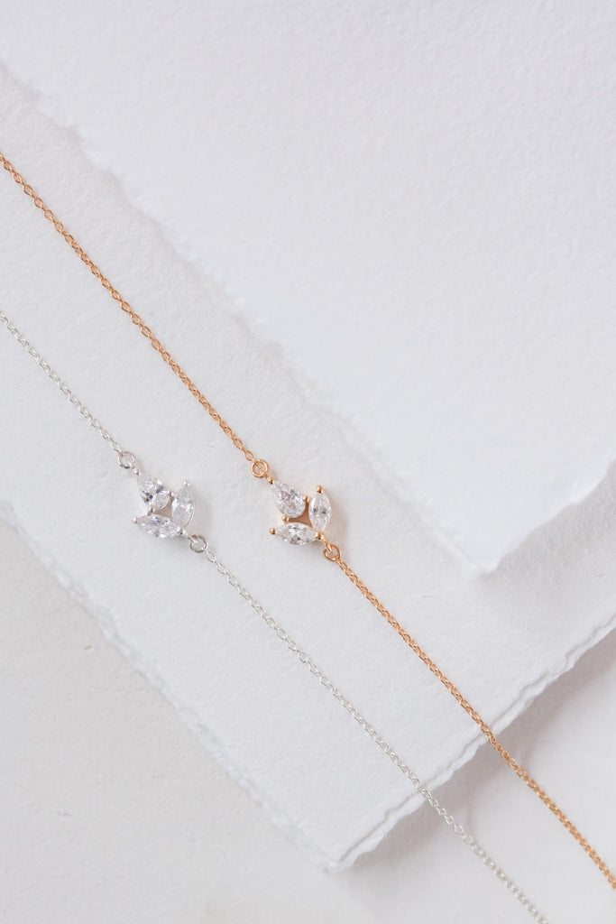 brautatelier-ried_brautschmuck_juvelan_simply-gorgeous_armkette_gold_silber-min-1.jpg