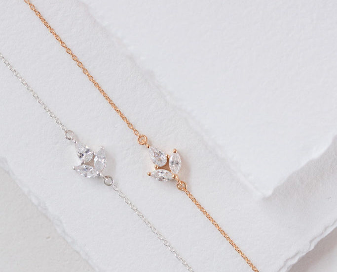 brautatelier-ried_brautschmuck_juvelan_simply-gorgeous_armkette_gold_silber-min.jpg