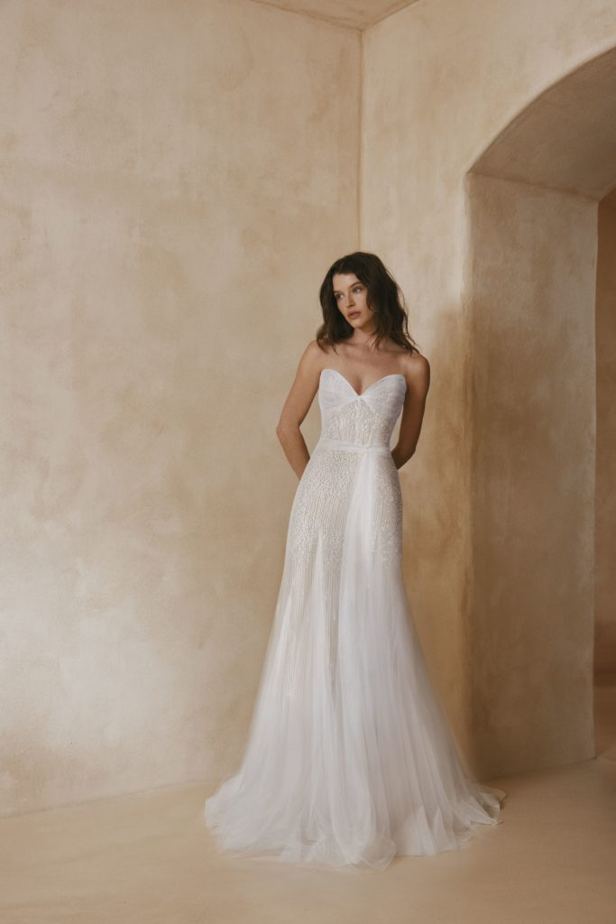 anna kara_brautatelier ried_eliana_tuellaermel_all-over glitzer_meerjungfrau_ivory-nude_vorne_1-min