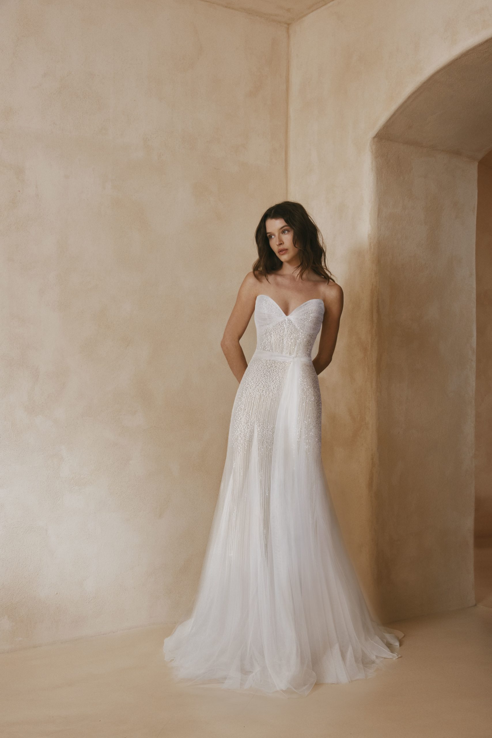 anna kara_brautatelier ried_eliana_tuellaermel_all-over glitzer_meerjungfrau_ivory-nude_vorne_1-min