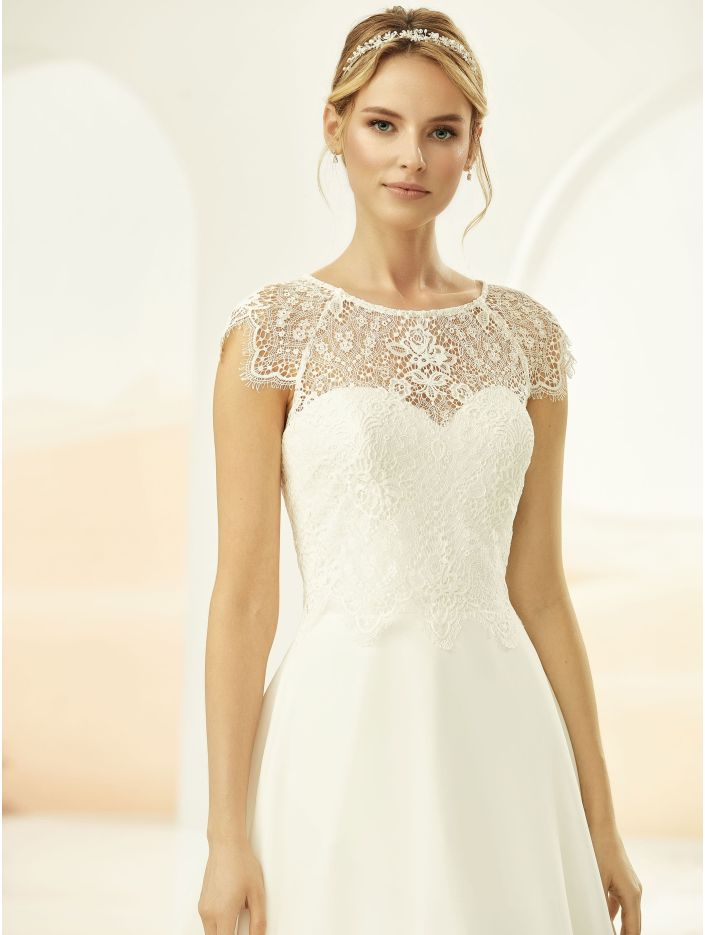 bianco evento-brautatelier ried-e323-spitzen top-ivory-vorne-1-min