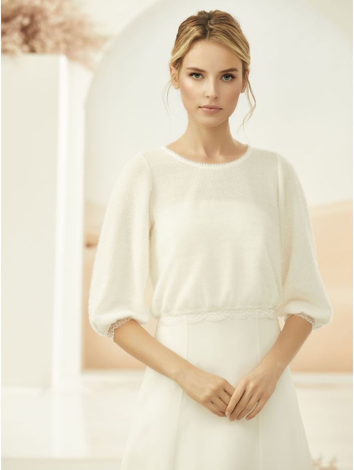 bianco evento-brautatelier ried-e334-pullover-mit spitze-knoepfe-ivory-vorne-1-min