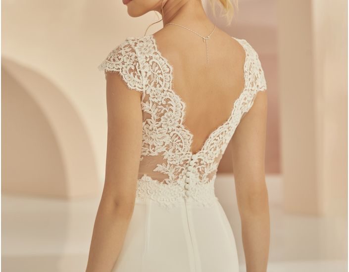 bianco evento-brautatelier ried-e375-spitzen top-v ausschnitt-ivory-hinten-1-min