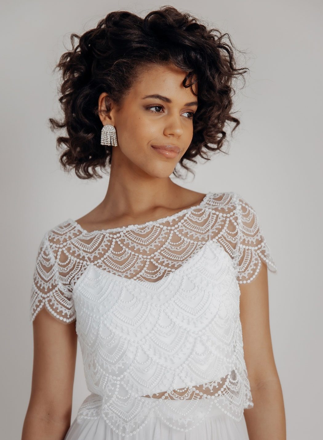 noni-brautatelier ried-niah-top-kurzarm-knoepfe hinten-ivory-vorne-3-min