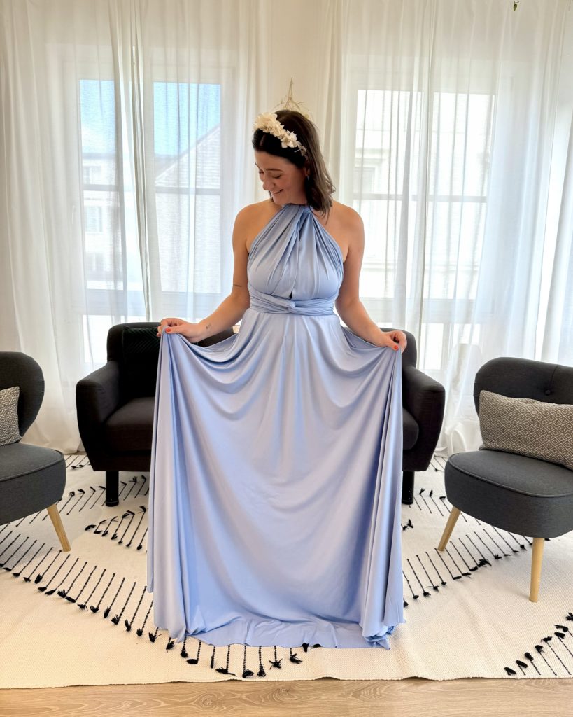 brautatelier-brautschwester-wickelkleid-dellarobia-vorne-3-min