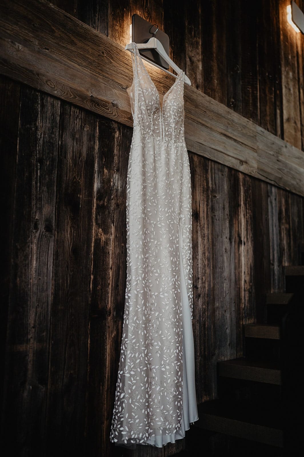 brautatelier-ried_real-bride_christina-mairhuber_missfreckles-photography_elizabeth-passion_5540_sonderedition_mit_sabe_guido_2-min.jpg