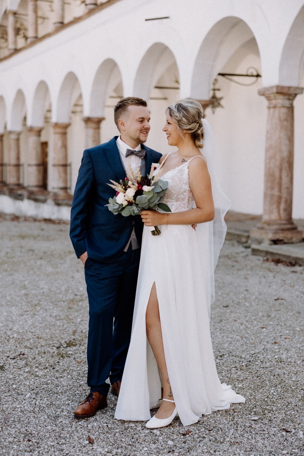 brautatelier-ried_real-bride_enser-lisa_nicoleandkevin-photography_monica-loretti_8228_1-min.jpeg